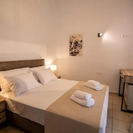 Uranya * Skiathos stad