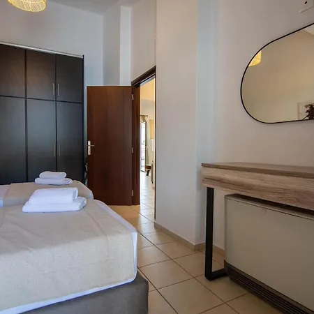 Uranya * Skiathos stad