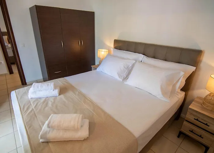 Uranya スキアトスタウン